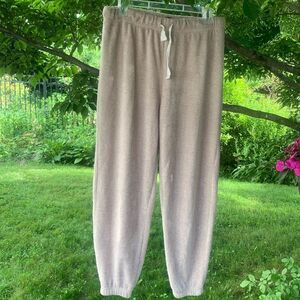 Soft, fuzzy jogger pants size M